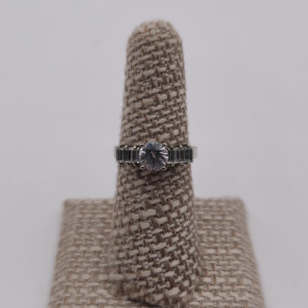 Size 7 Sterling Silver Tarnished Bright Cubic Zirconia Gems Ring A2380